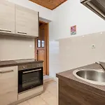 Apartmán Cozy In With House Sea View