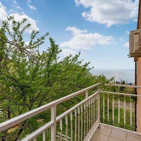 דירה Cozy In With House Sea View לובראן