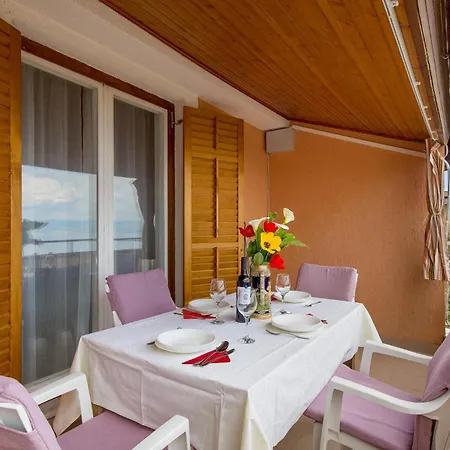 Cozy In With House Sea View דירה